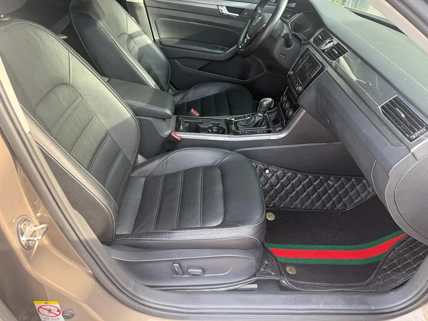 Volkswagen Passat 2017 330TSI DSG Prestige фото 12