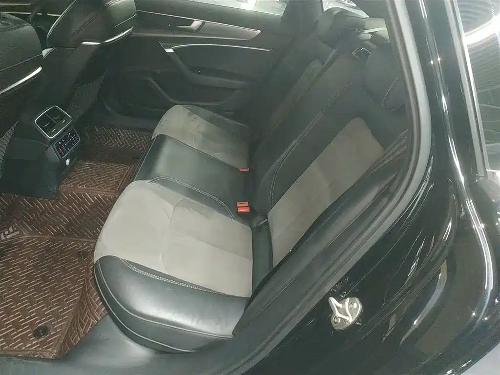 Audi A6L 2019 40 TFSI Luxury Dynamic фото 10