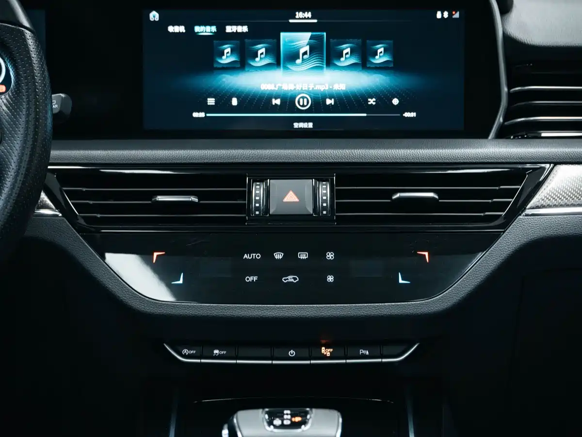 Hongqi HS5 2022 2.0T Smart Connect Premium Edition фото 23