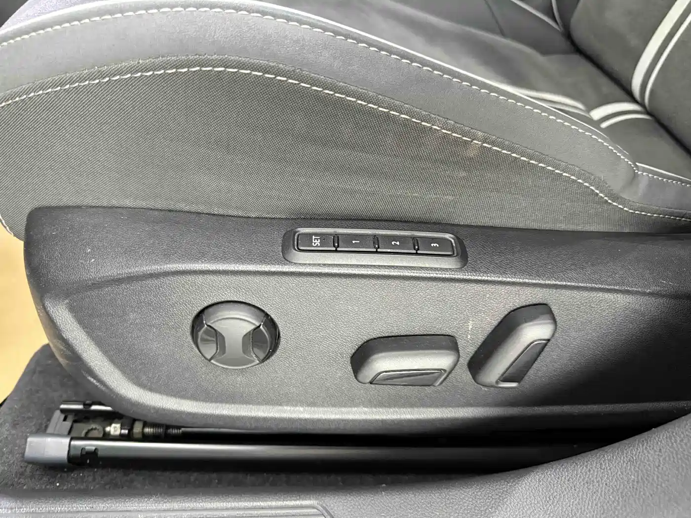 Volkswagen Golf 2023 280TSI DSG R-Line Lite фото 10