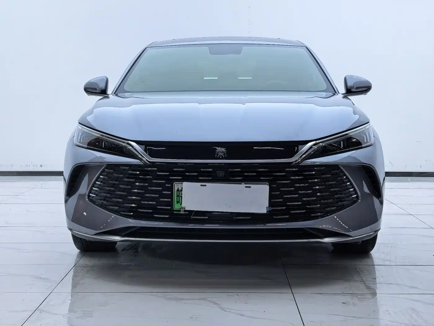 BYD Qin L 2024 DM-i 120KM Leading фото 2