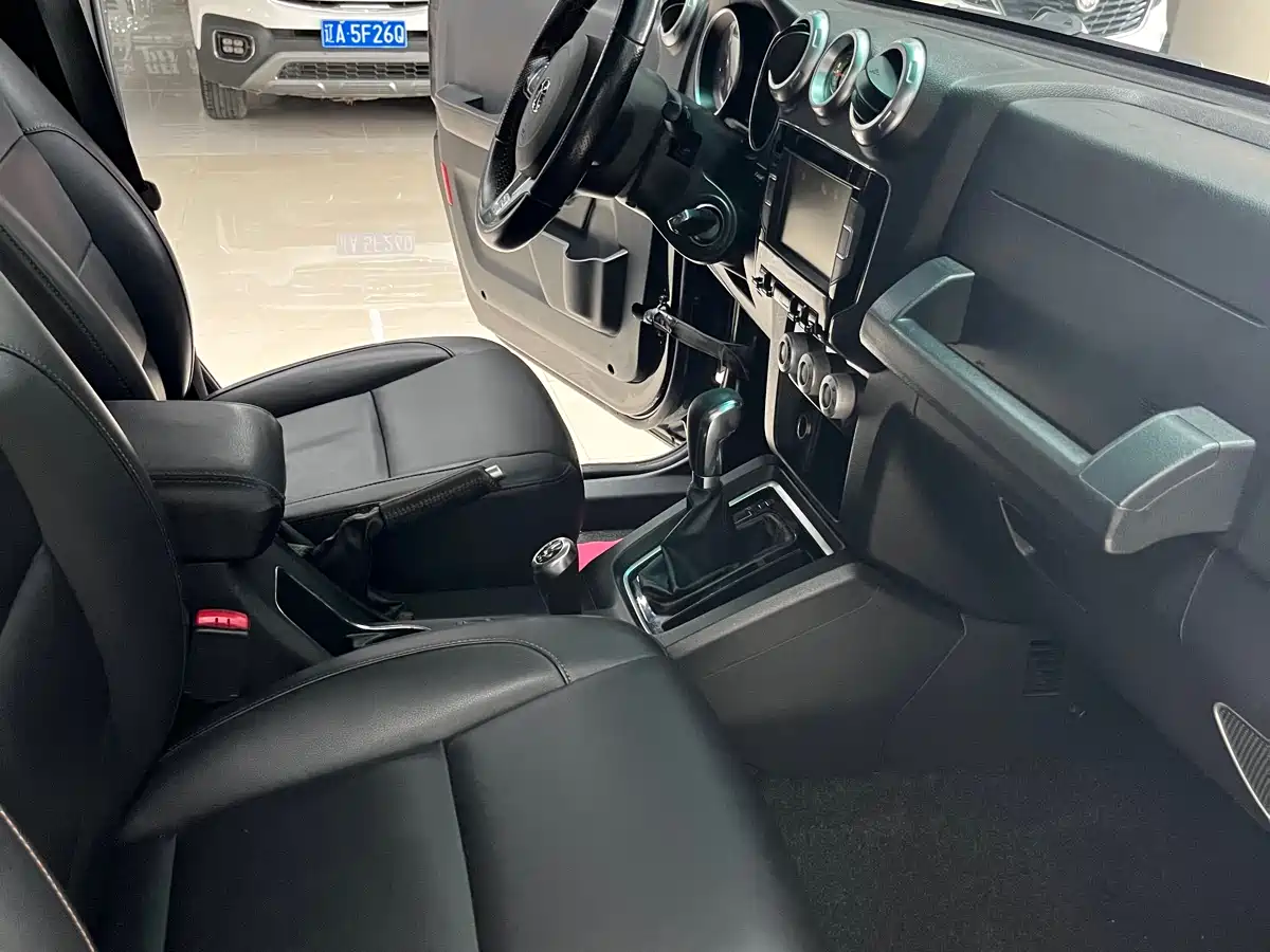 BAIC ORV Beijing Offroad BJ40 2017 40L 2.3T Automatic 4WD China Rally Champion Edition фото 15