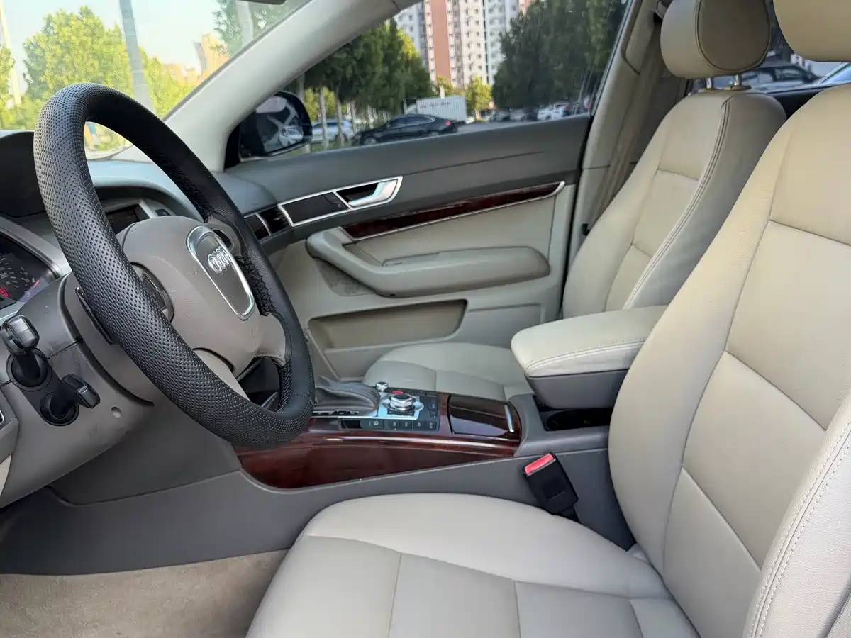 Фото 8 - Audi A6L