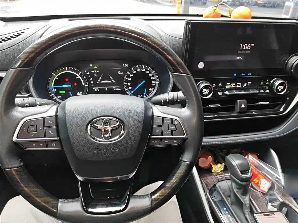 TOYOTA HIGHLANDER