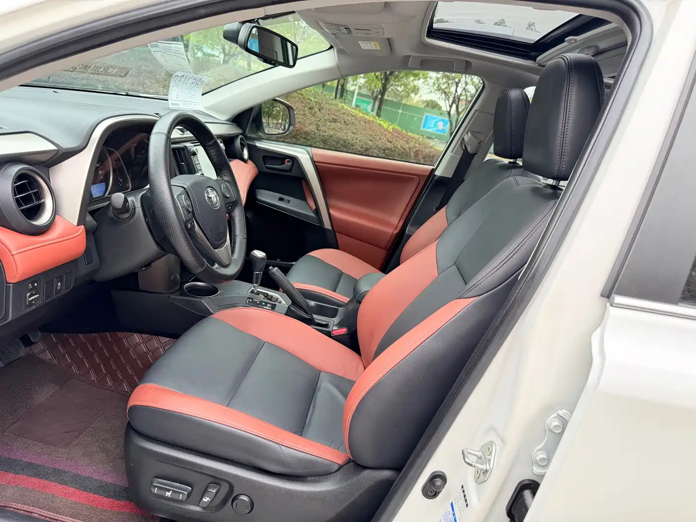 Toyota RAV4 Rongfang 2015 2.5L Automatic 4WD Elite Edition фото 4