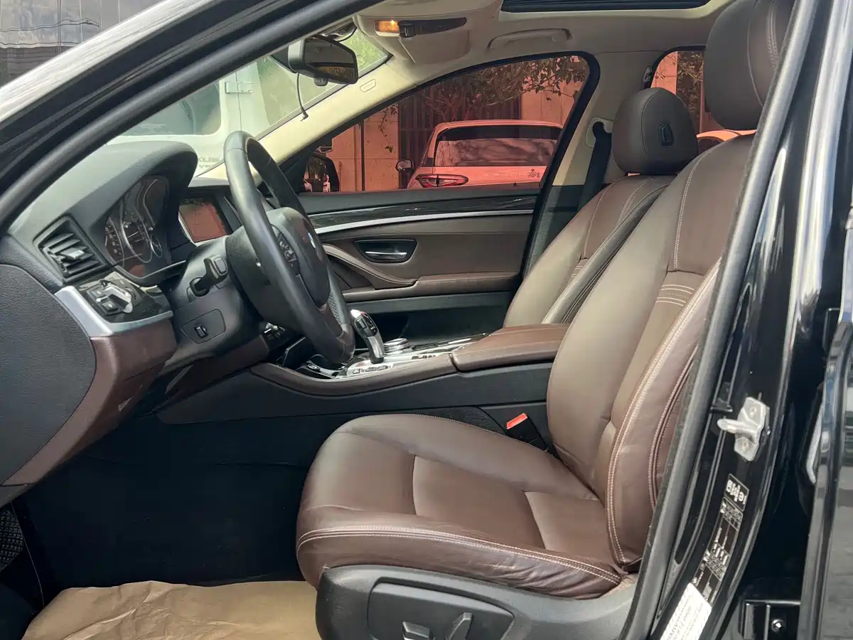 BMW 5 Series 2014 525Li Luxury Design Package фото 6