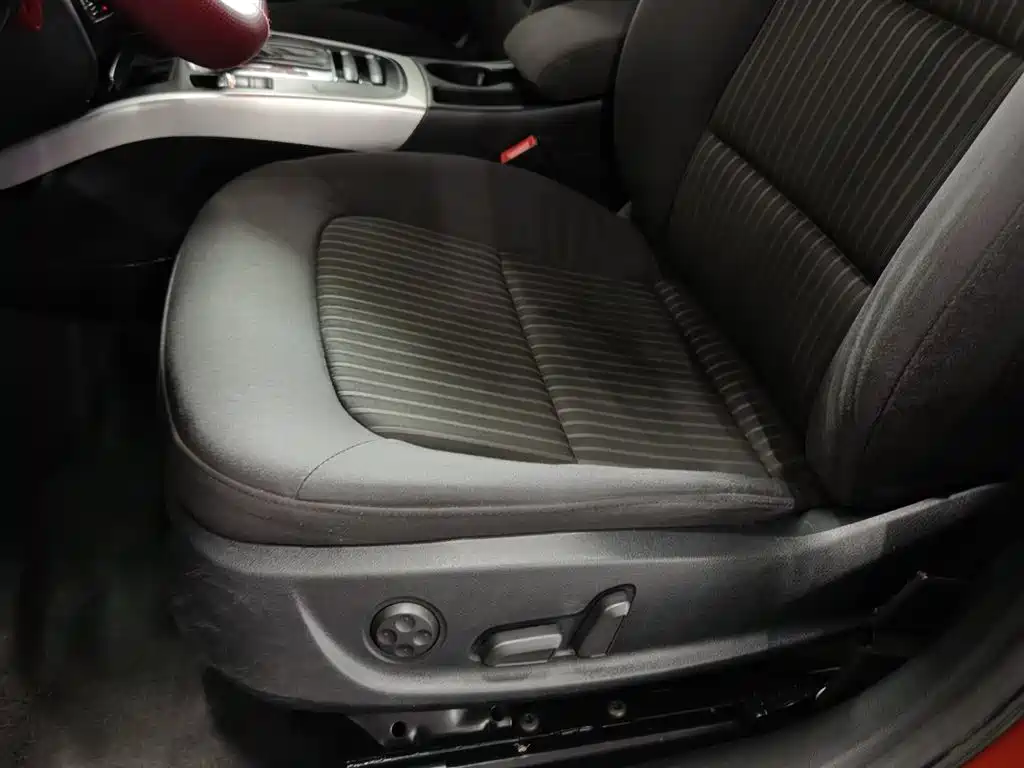 Audi A4L 2013 35 TFSI Automatic Standard фото 20
