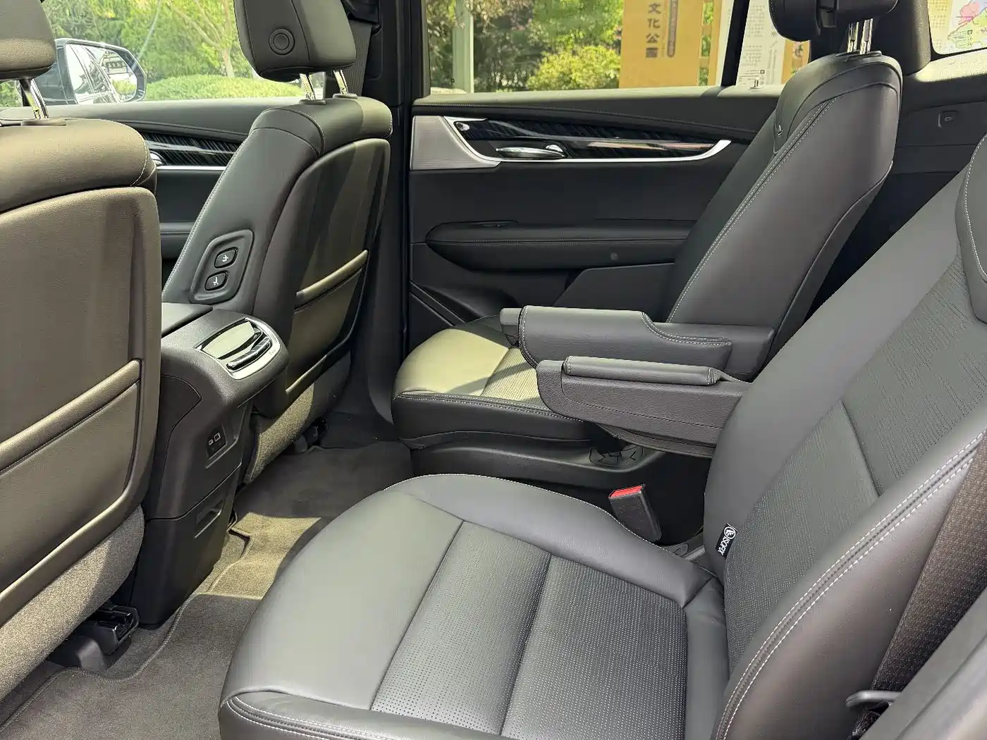 CADILLAC XT6