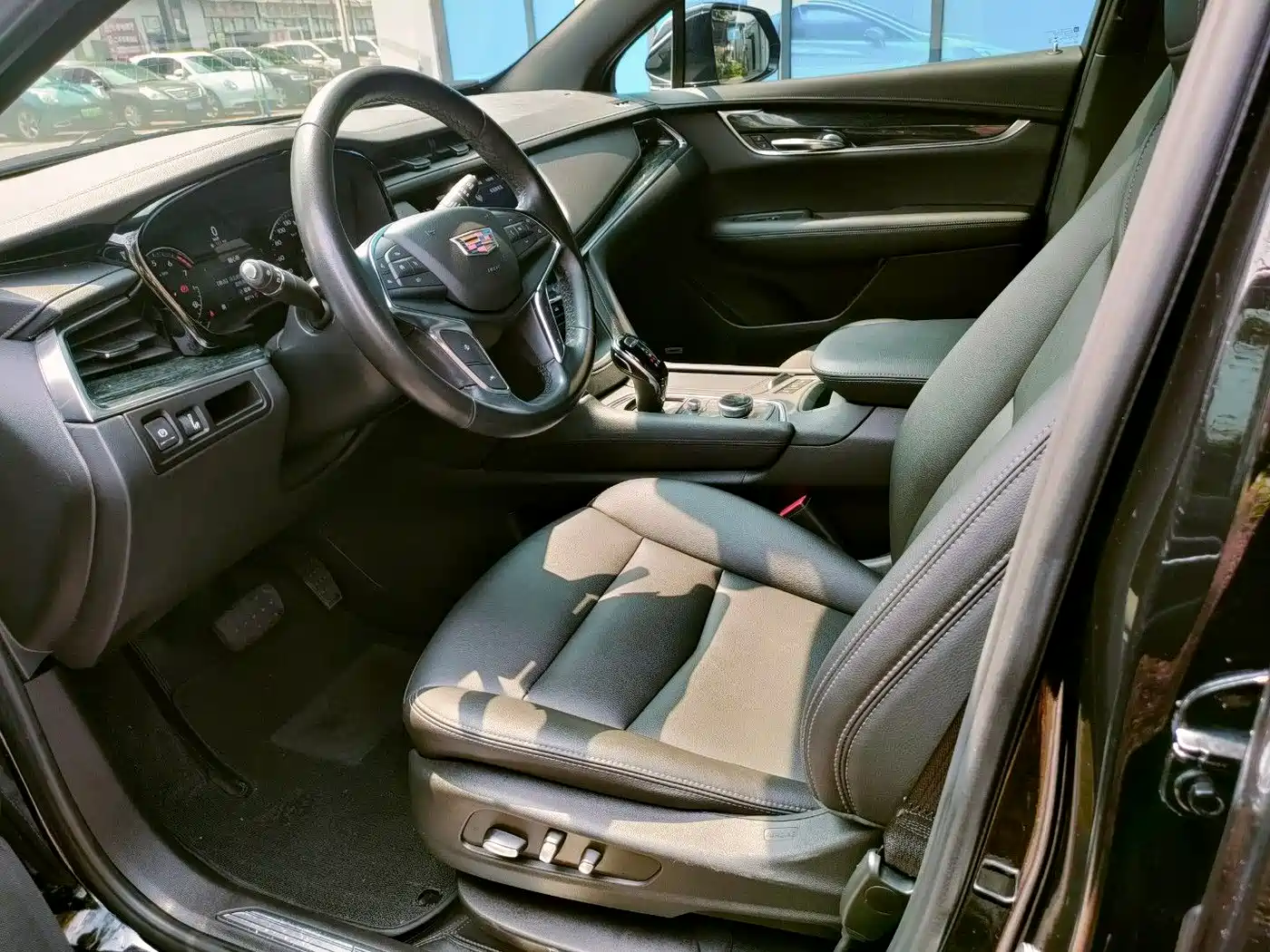 Cadillac XT5 2022 2.0T 2WD Luxury фото 15