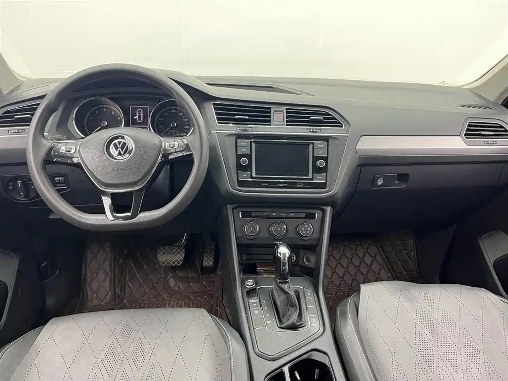 Volkswagen Tiguan L 2021 330TSI Automatic 2WD Comfort фото 8