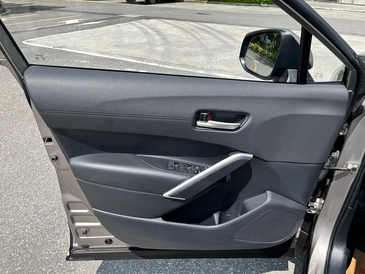 Toyota Frontlander 2023 2.0L Smart Hybrid Dual Engine Prestige Edition фото 8