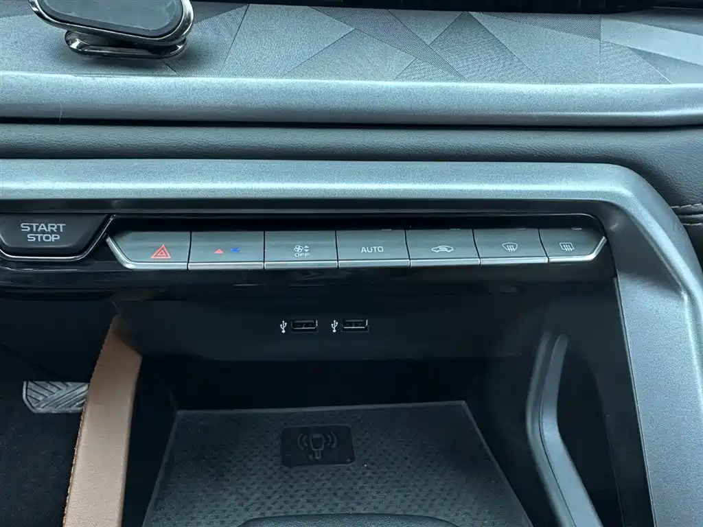 GEELY AUTOMOBILE VISION X6