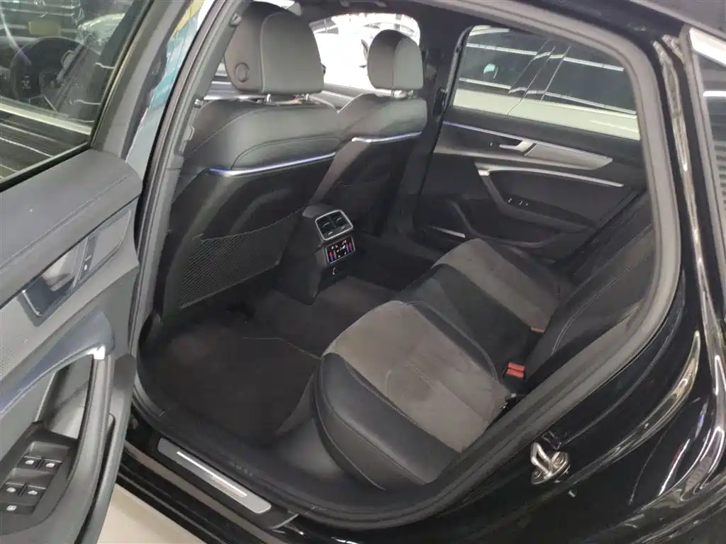 Audi A6L 2021 45 TFSI quattro Premium Sport фото 13