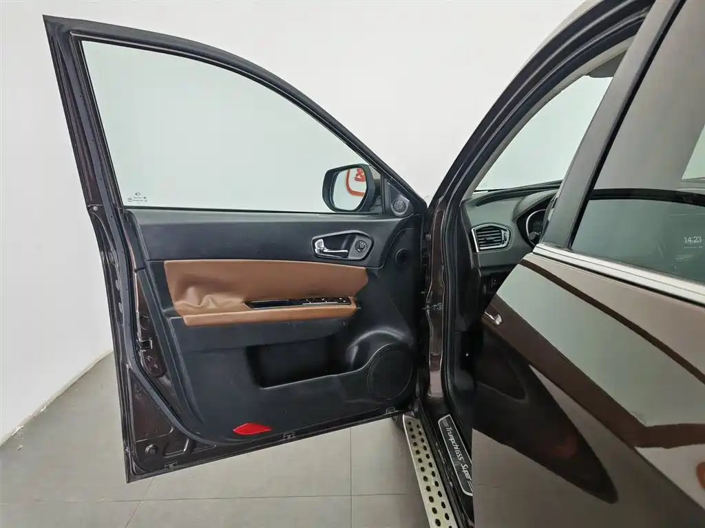 GAC Trumpchi Trumpchi GS5 Super 2016 2.0L Auto 2WD Anniversary Edition фото 8