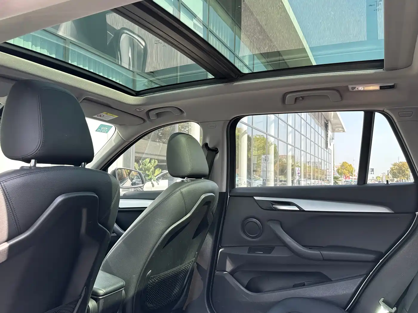 BMW X1 2019 sDrive18Li Fashion Model фото 13