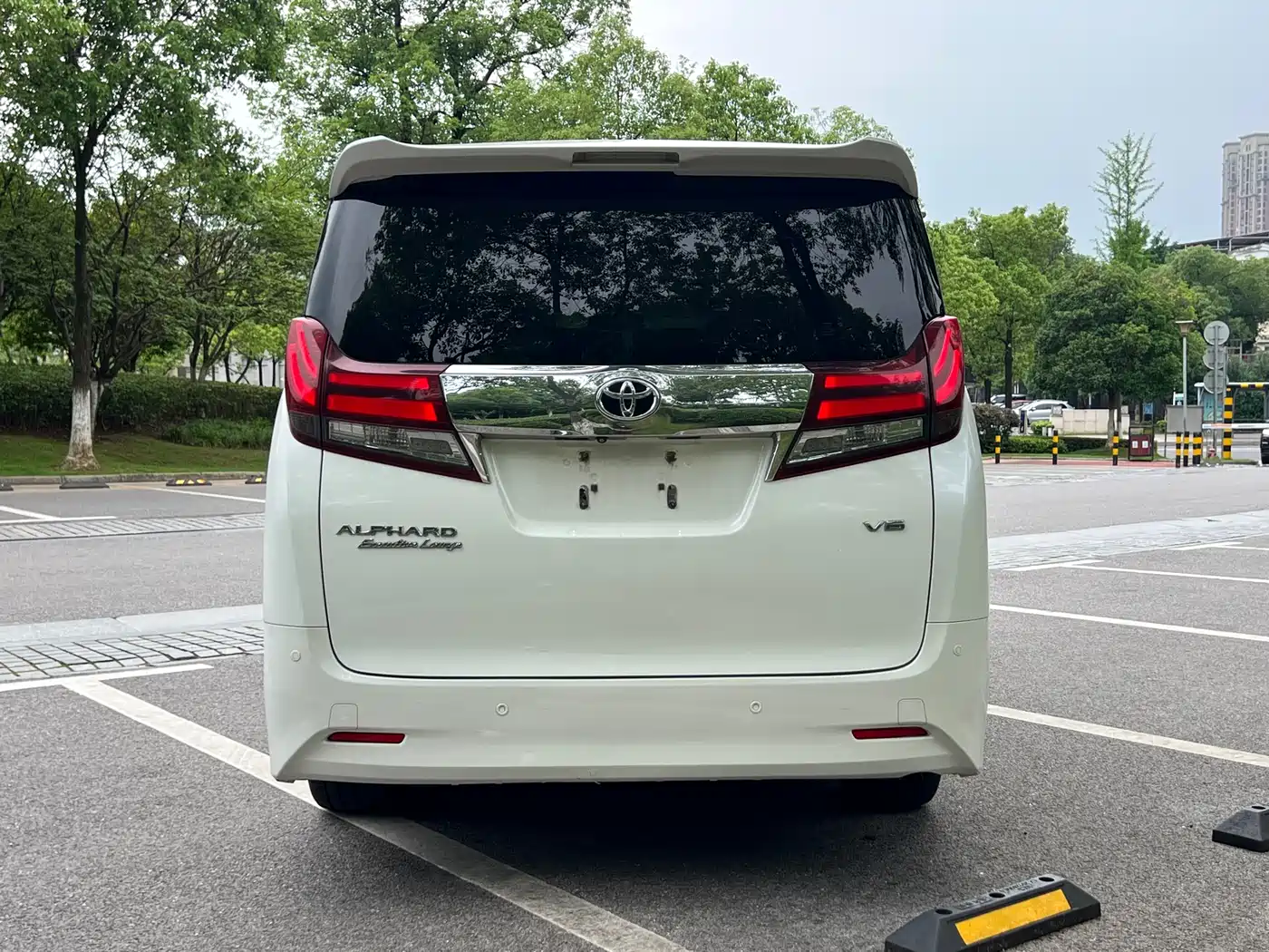 Toyota Alphard 2015 3.5L Premium Edition фото 5