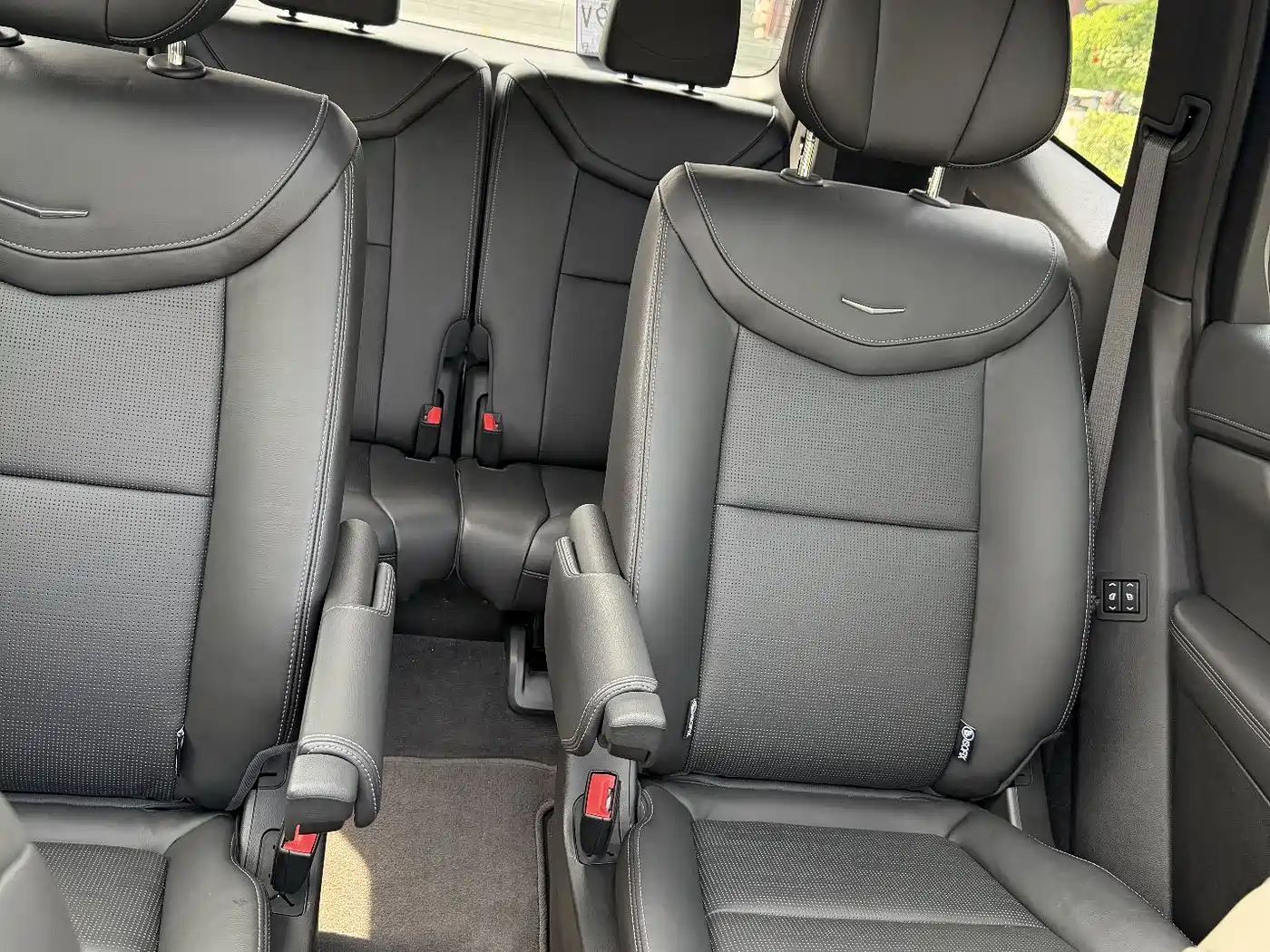 CADILLAC XT6