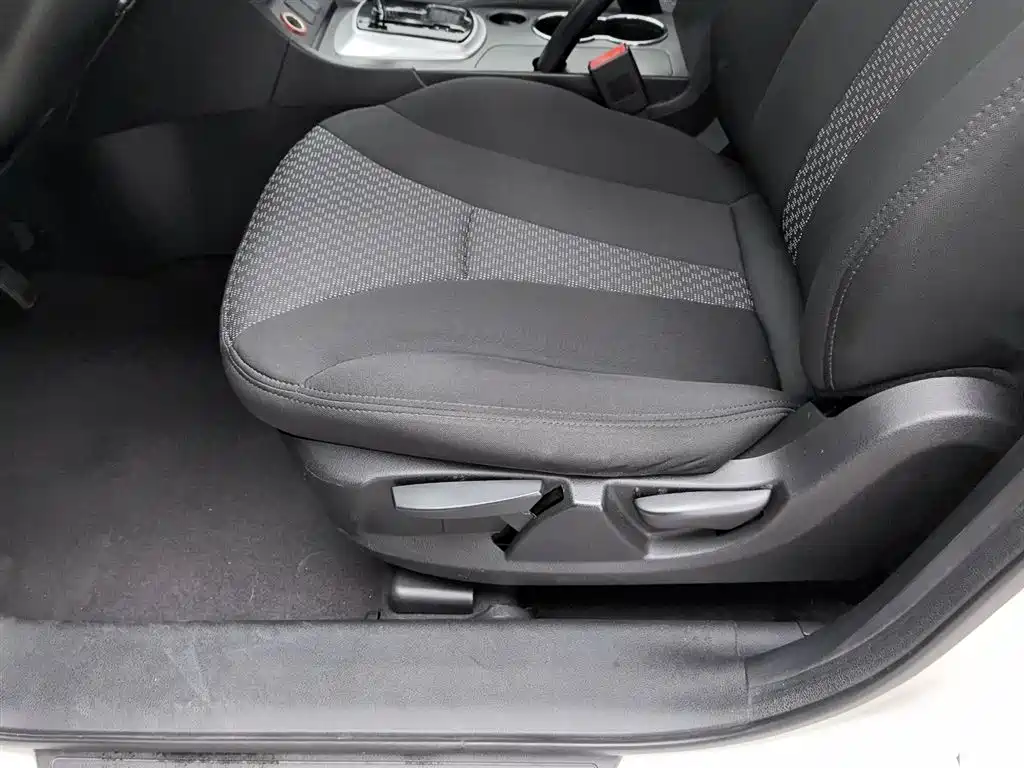 GAC Trumpchi Trumpchi GS5 2014 2.0L Automatic 2WD Premium Edition фото 20