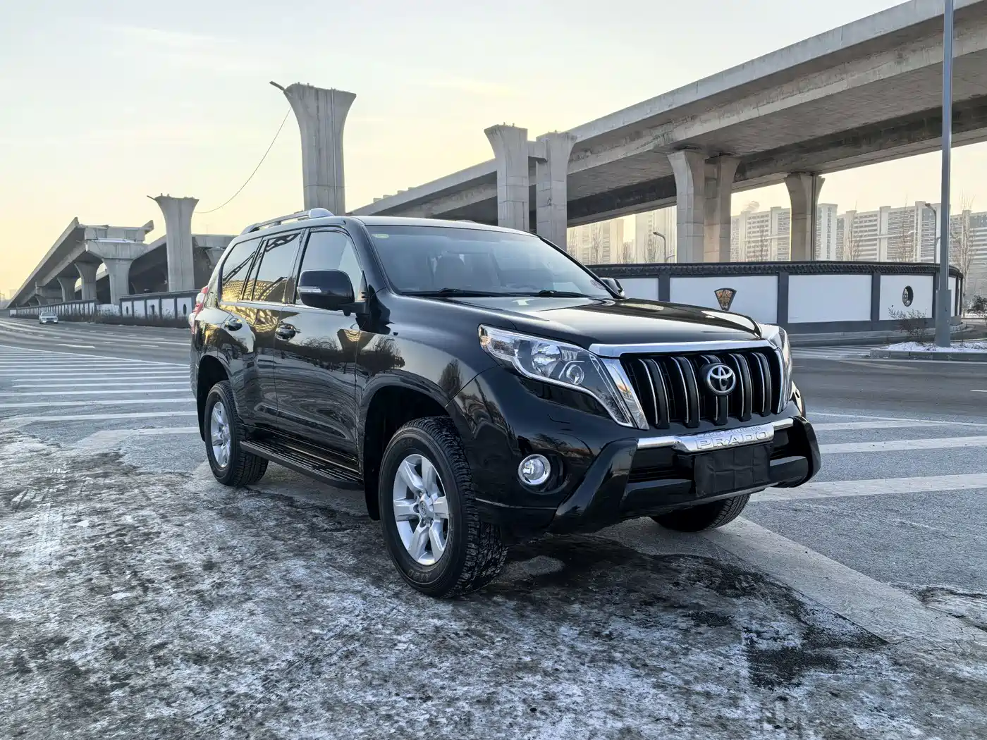 Toyota Prado (Import) фото 3