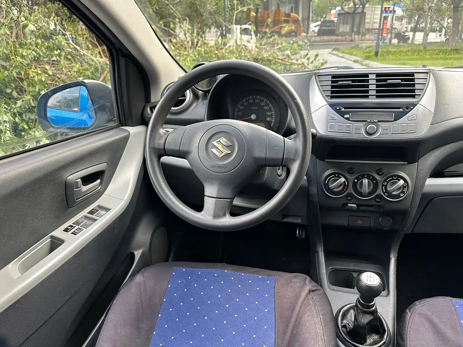 Фото 12 - Suzuki Alto