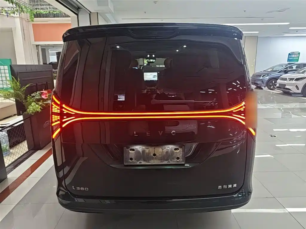 Geely Galaxy Yizhen L380 2025 Model 805km Flagship Edition AWD фото 3