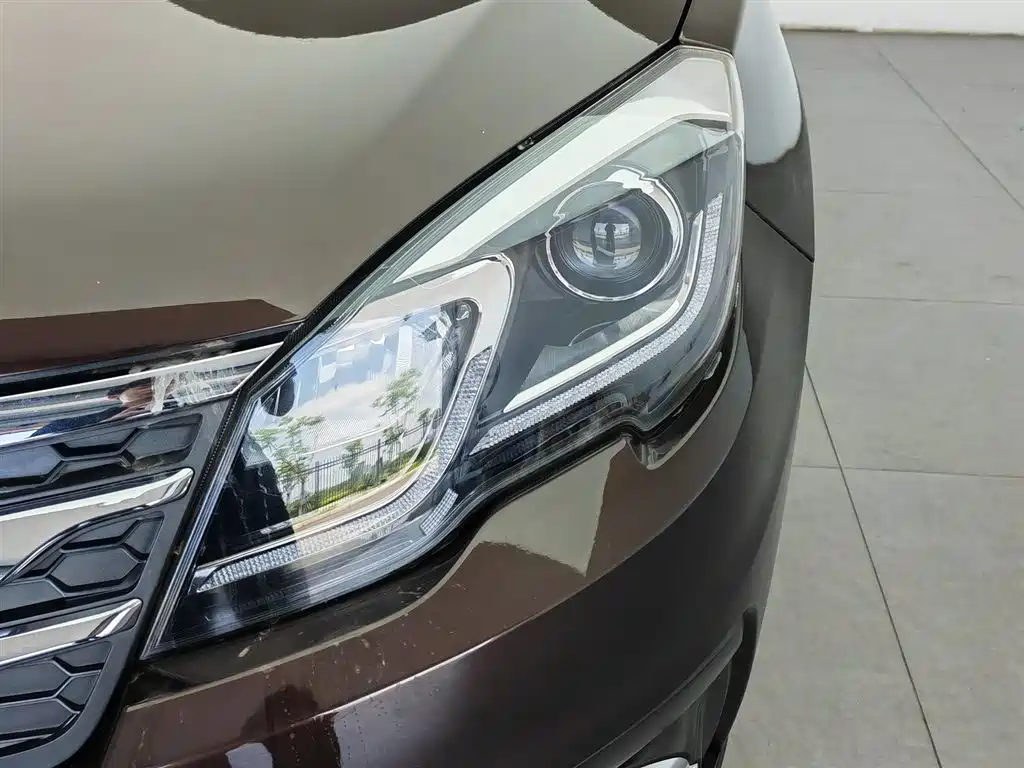 GAC Trumpchi Trumpchi GS5 Super 2016 2.0L Auto 2WD Anniversary Edition фото 7