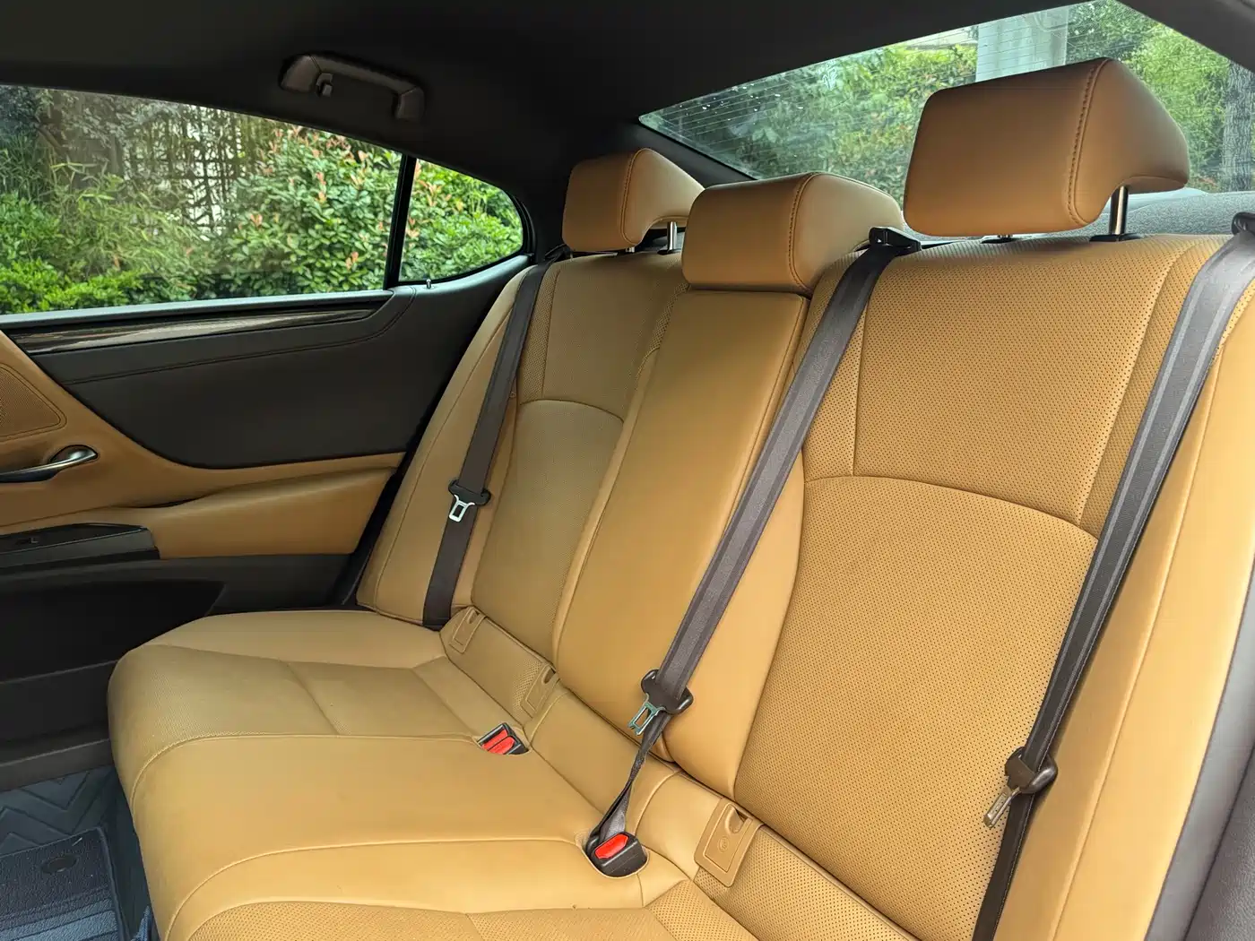 Lexus ES 2021 200 Excellence Edition фото 9
