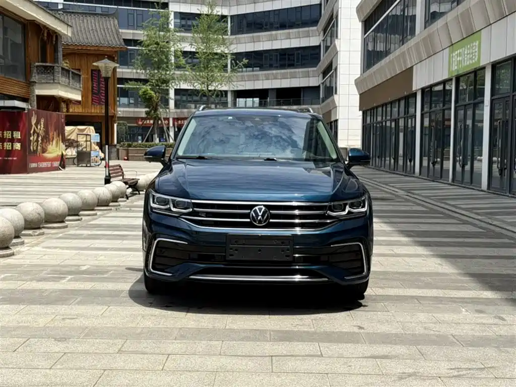 Volkswagen Tiguan L 2023 380TSI 4WD R-Line Flagship 7-seater фото 13