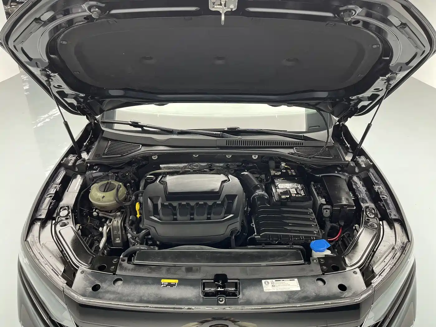 Volkswagen Passat 2024 Model 380TSI Starlight Elite фото 16