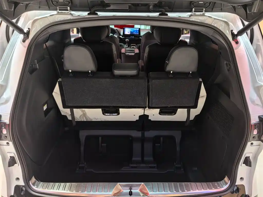 Toyota Sienna 2021 2.5L Hybrid Premium Edition фото 20