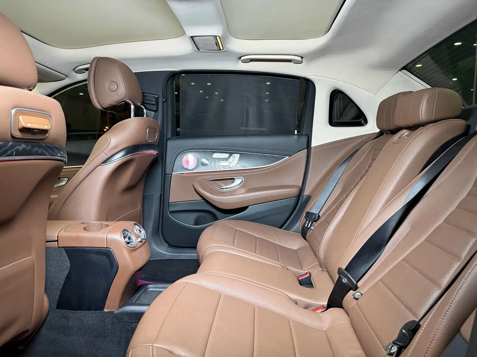 صورة 11 - Mercedes-Benz E-Class