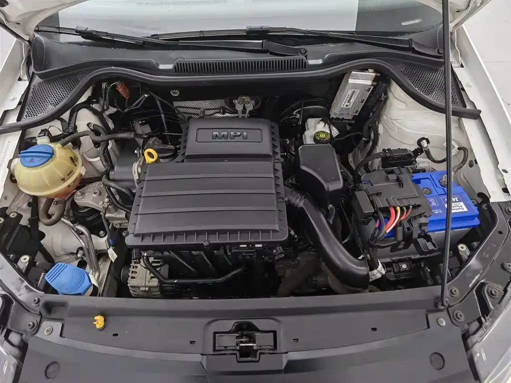 Volkswagen Polo 2016 1.4L Automatic Trend фото 6