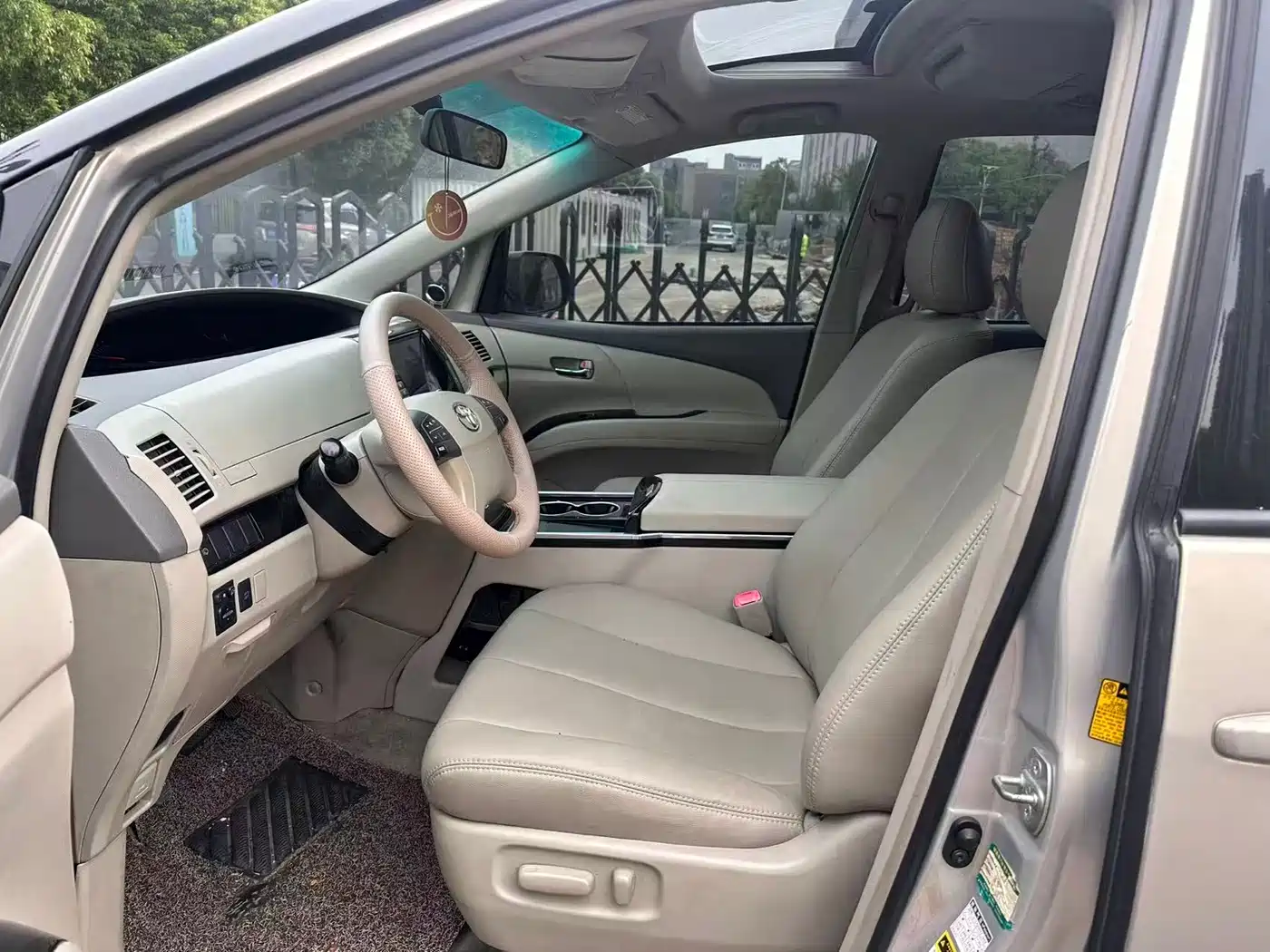 Toyota Previa 2006 Model 2.4L 7-Seater Luxury Edition фото 2