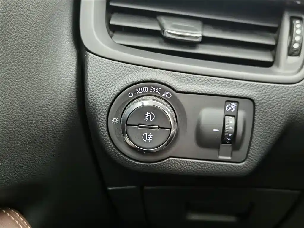 Buick Envision Plus 2016 20T 4WD Luxury фото 21