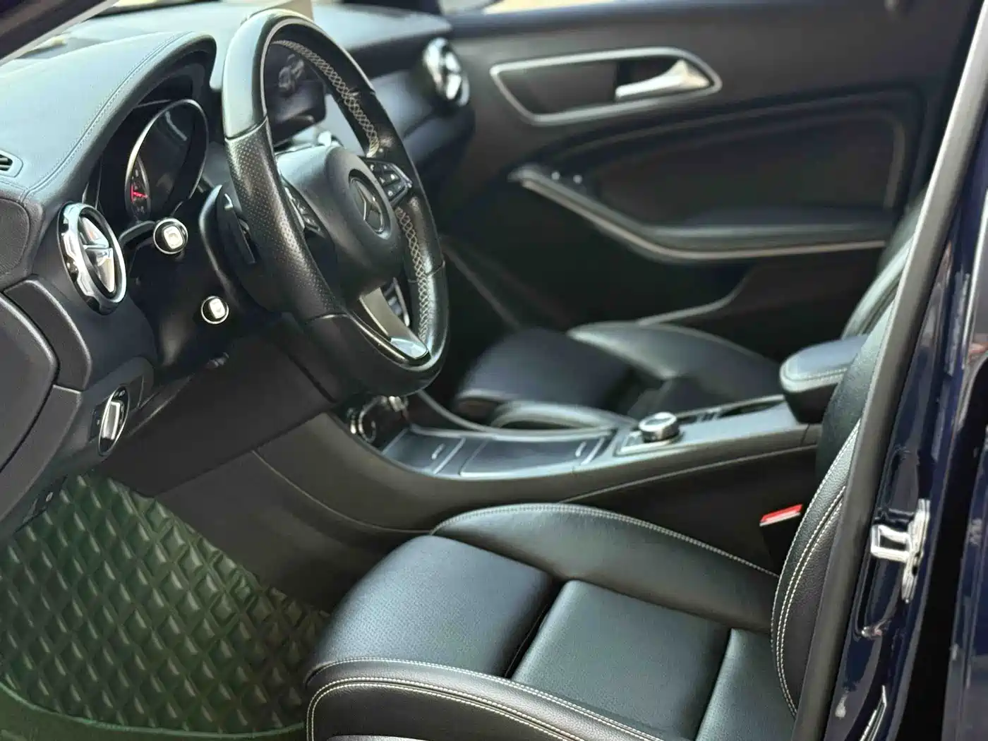 Mercedes-Benz GLA 2018 GLA 200 Fashion фото 17