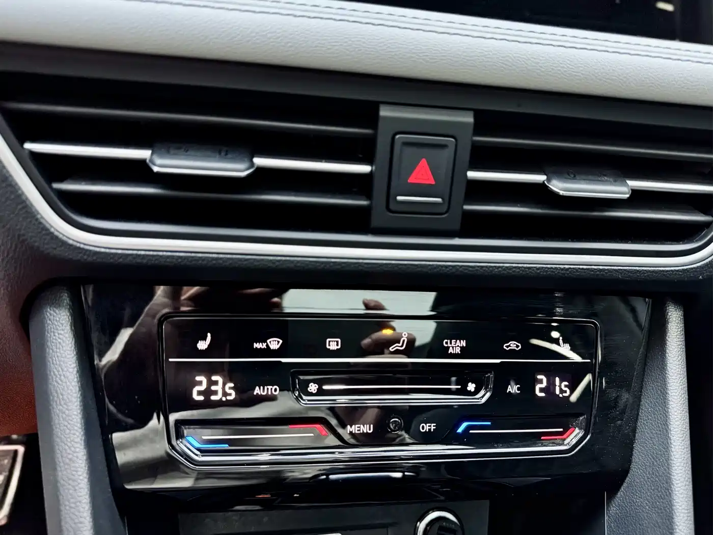 Volkswagen Tiguan L 2024 330TSI Automatic 2WD R-Line Premium Enjoyment Edition фото 15