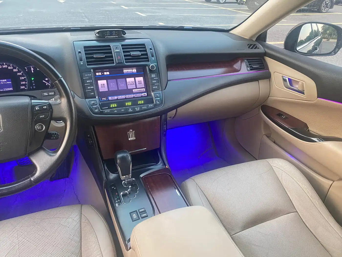 Toyota Crown 2010 2.5L Royal Leather Edition фото 12
