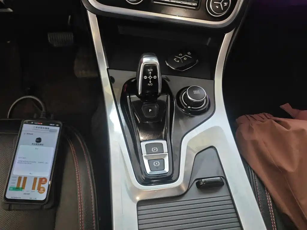 Lynk & Co 01 2017 2.0T AWD Pro фото 14