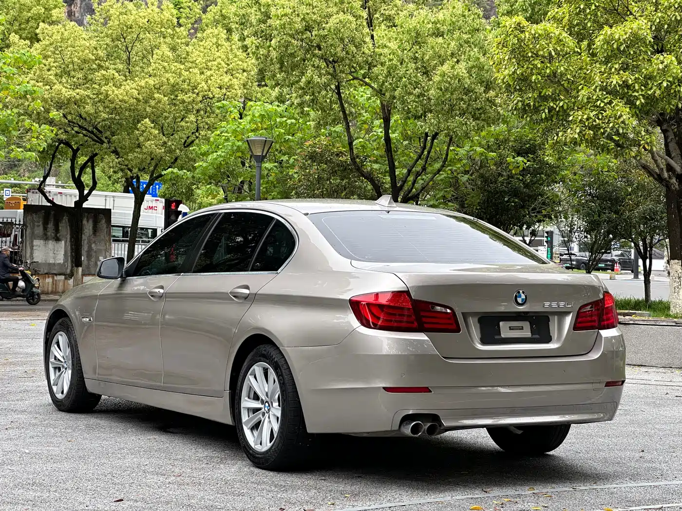 BMW 5 Series 2012 523Li Luxury фото 5