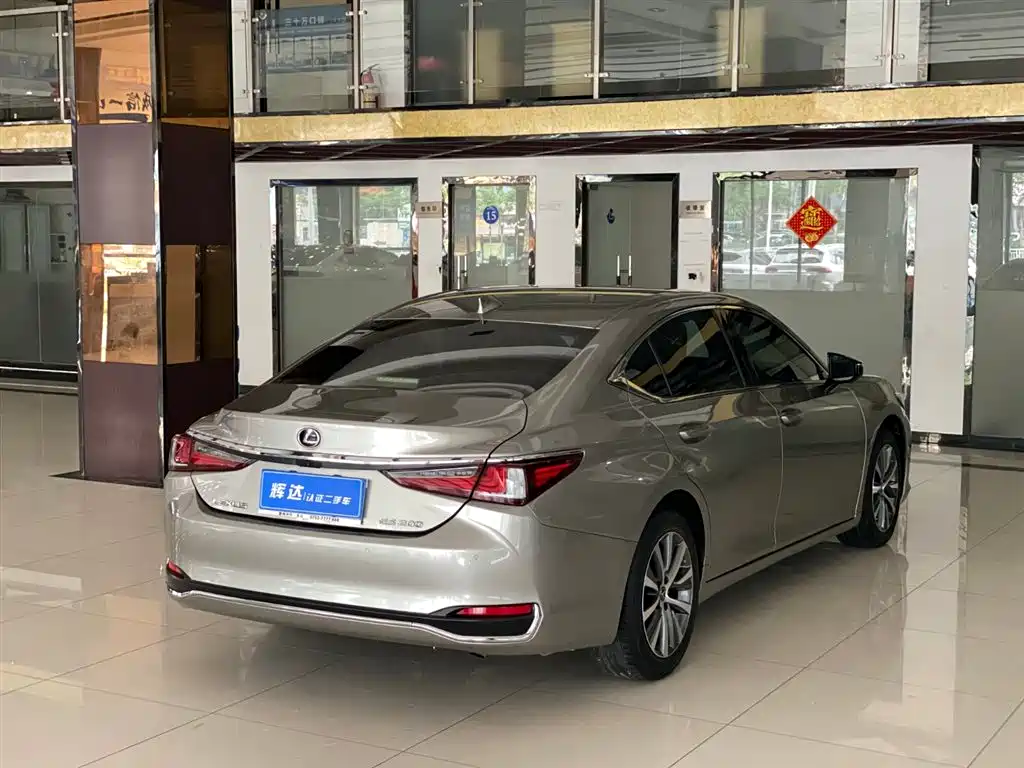 Lexus ES 2020 200 Excellence фото 7