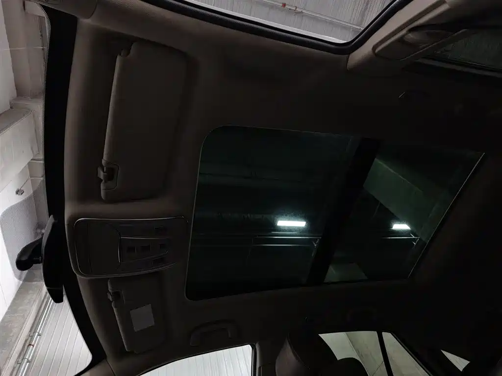 BYD Tang New Energy 2015 2.0T 4WD Flagship фото 14