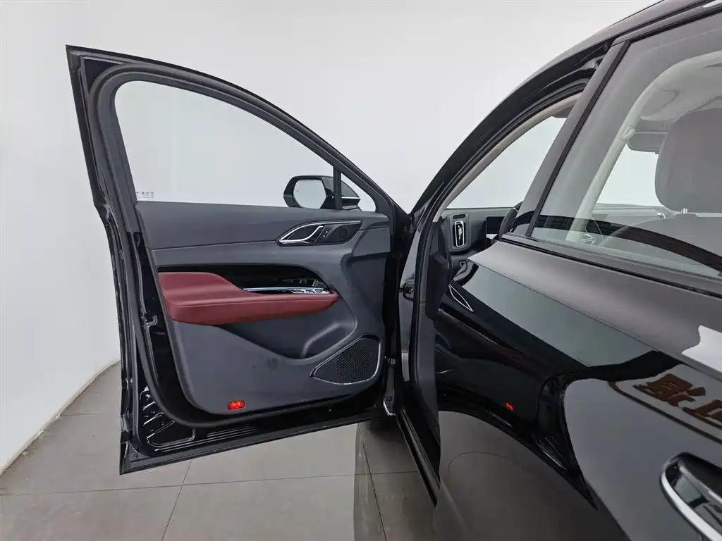 Hongqi HS3 PHEV 2025 125km Jingwei 2 Million Commemorative Edition фото 8