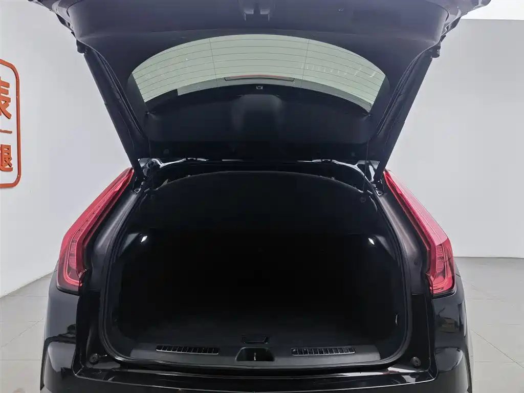 Cadillac XT4 2020 28T FWD Leading Trim фото 16