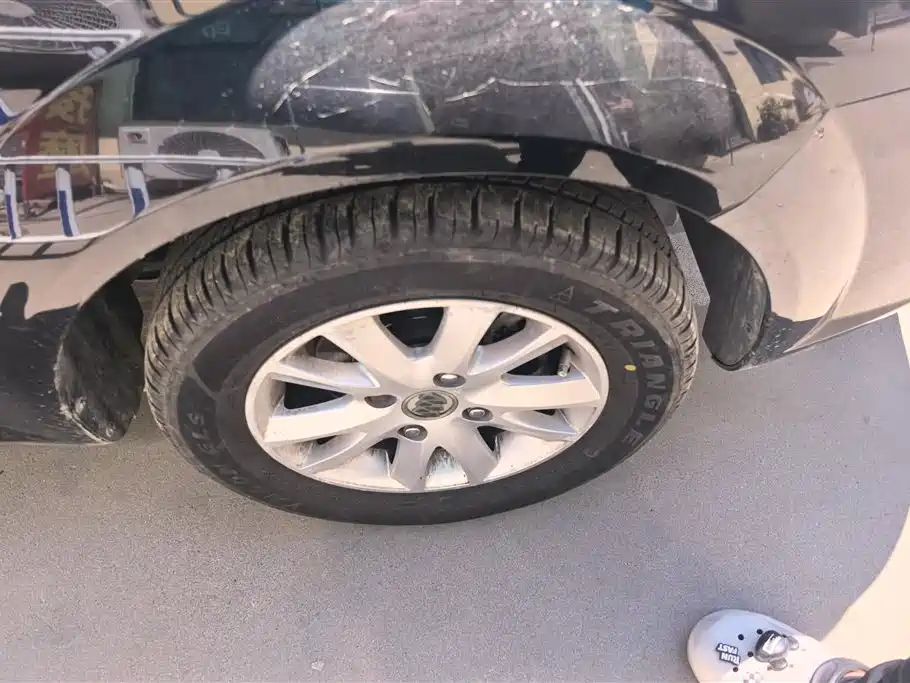 Buick Excelle 2015 1.5L Manual Classic фото 6