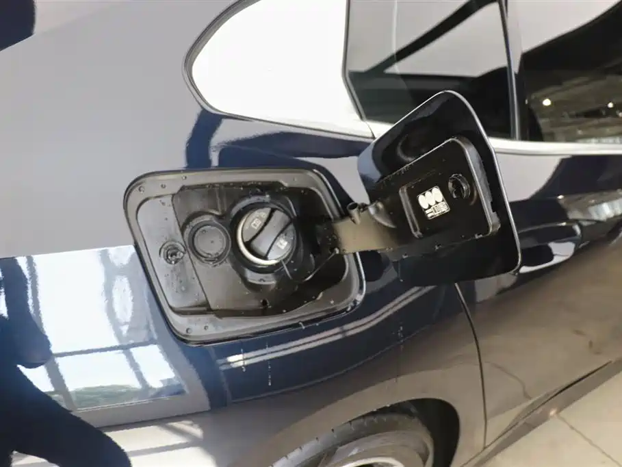 BMW 5 Series 2024 530Li Leading M Sport Package фото 32