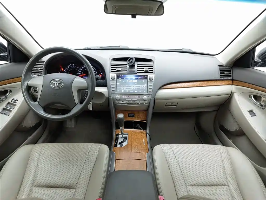 Toyota Camry 2011 200E Elite Sunroof Edition фото 5