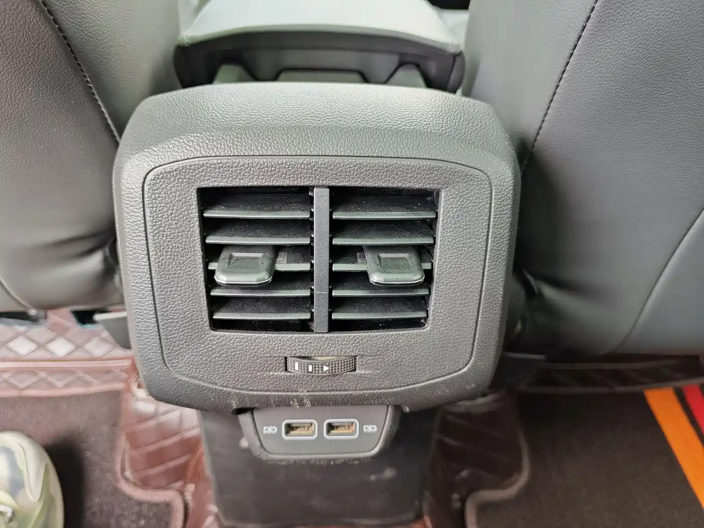 Volkswagen T-Cross 2019 1.5L Automatic Comfort Edition фото 7