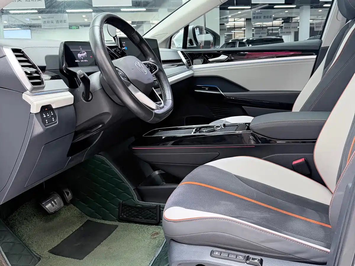 VOLKSWAGEN ID.6 CROZZ