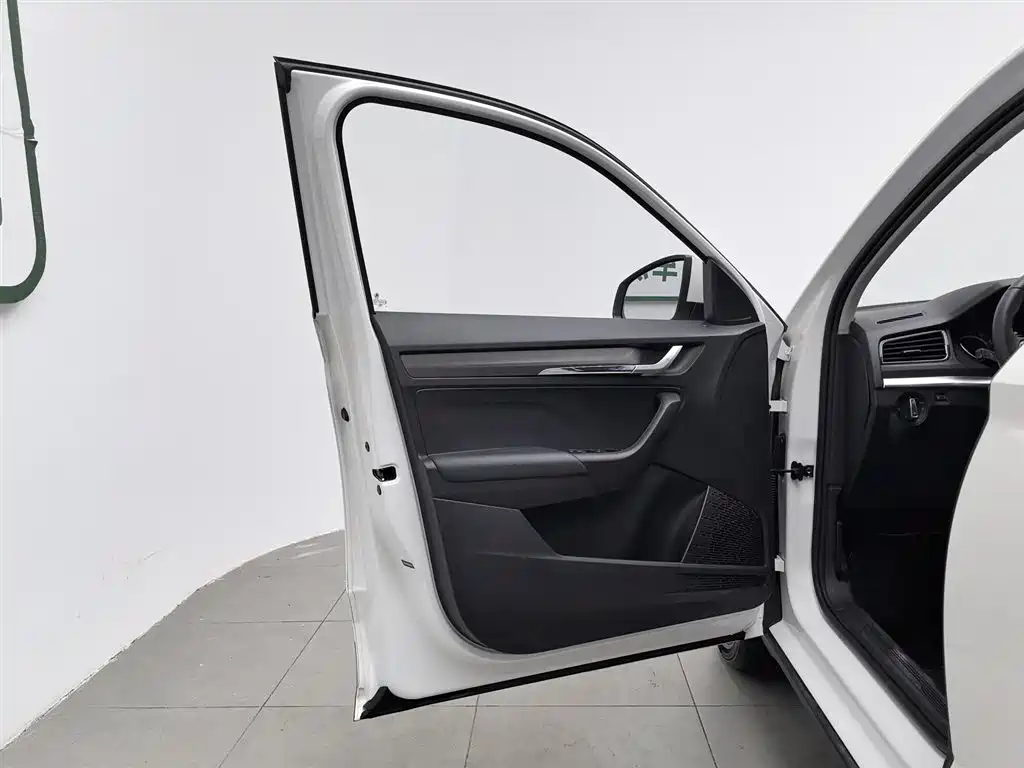 Škoda Kamiq 2021 1.5L Auto Comfort Edition фото 8
