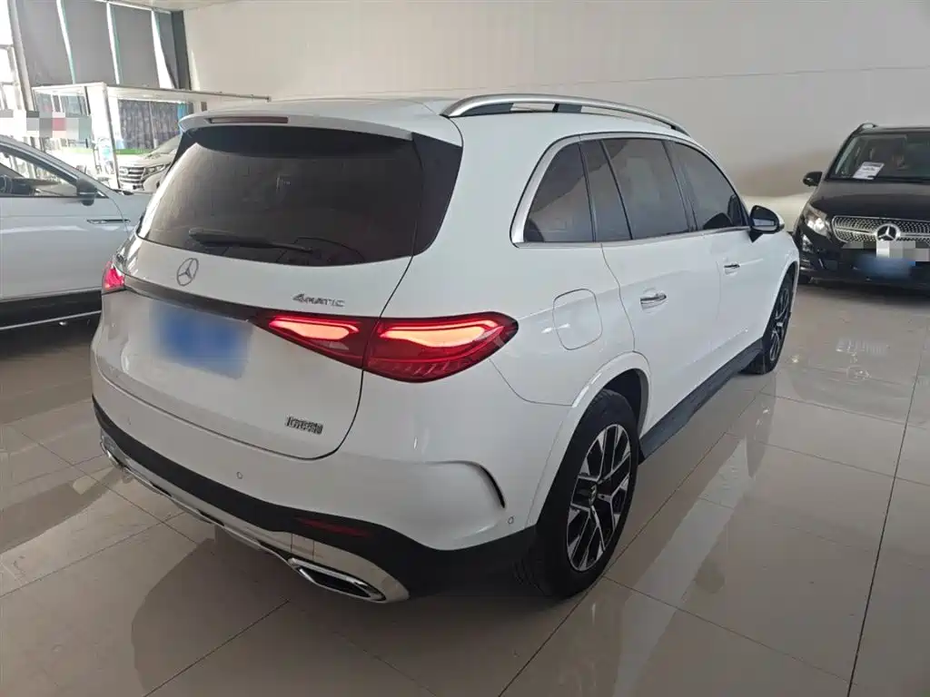Mercedes-Benz GLC 2023 GLC 260 L 4MATIC Luxury 5-Seater фото 5